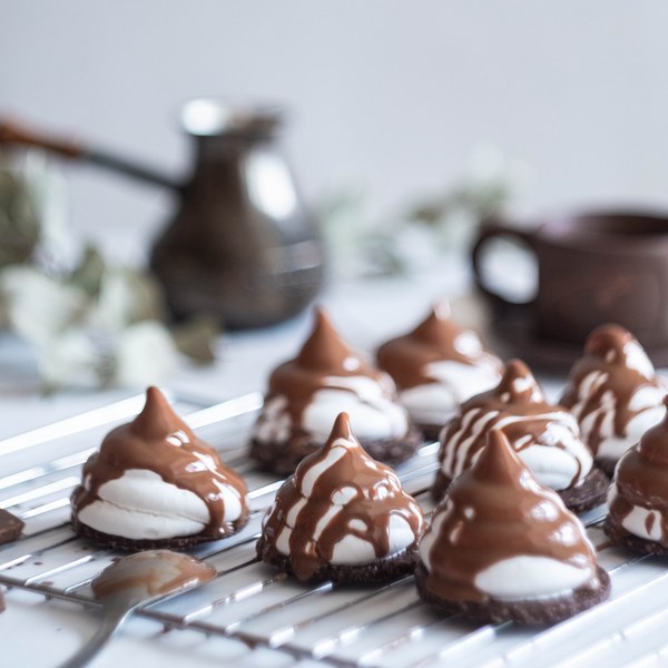 Chocolate frosting