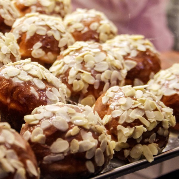 Lemon almond muffins